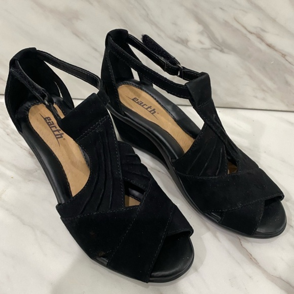 Earth Women's Black Suede Wedge Heel Peep Toe Sandals Slingback